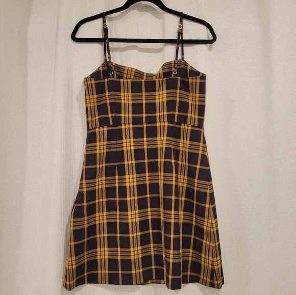 Aritzia Isabelle Women's Gingham Plaid Mini Dress Size 6 - Picture 2 of 10
